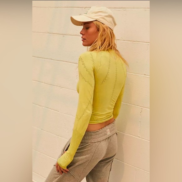 Free people Good Karma High-Neck Layer size M/L - Picture 2 of 7